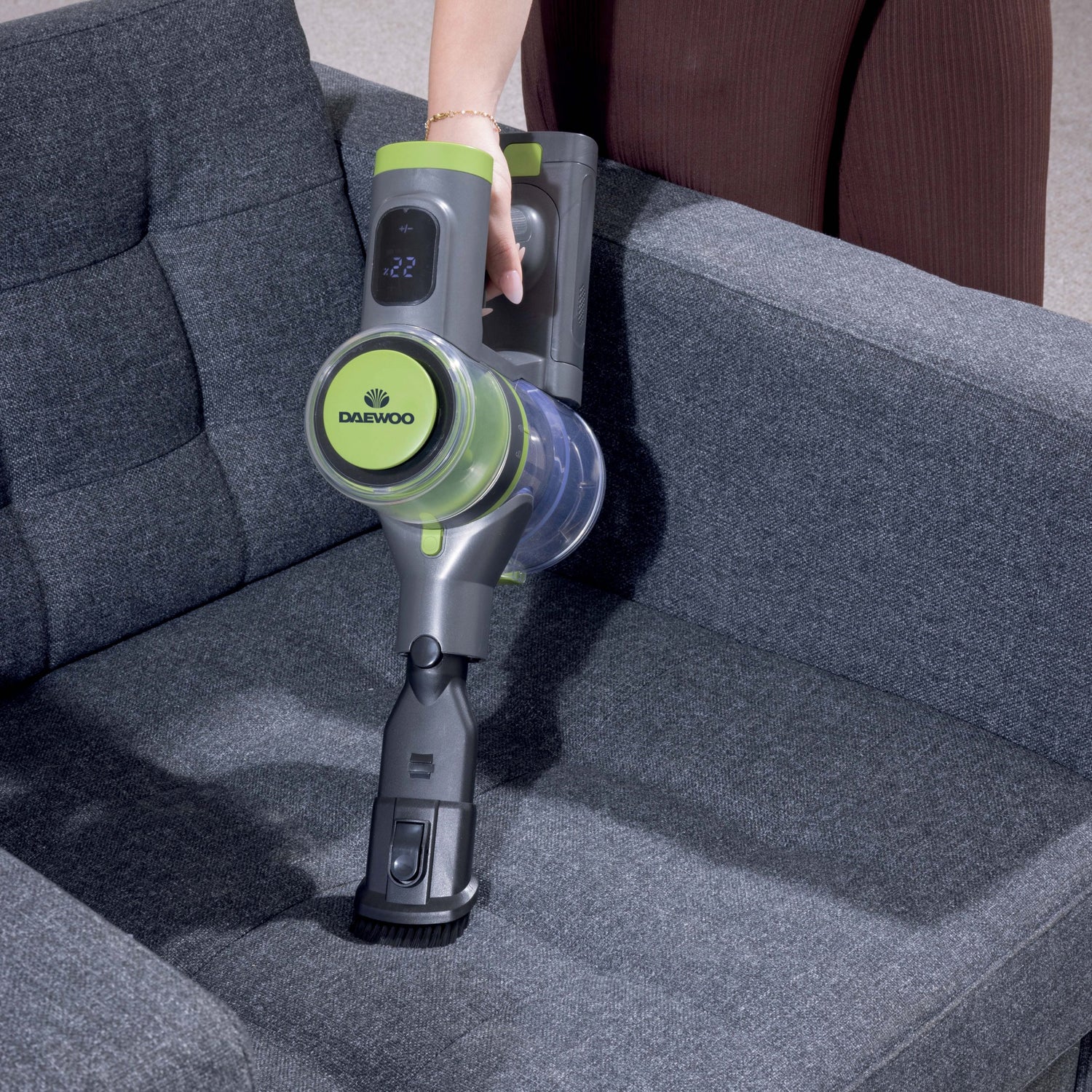 Corded vs Cordless Vacuum Cleaners: What’s Best for Your Home (and Your Mess)?