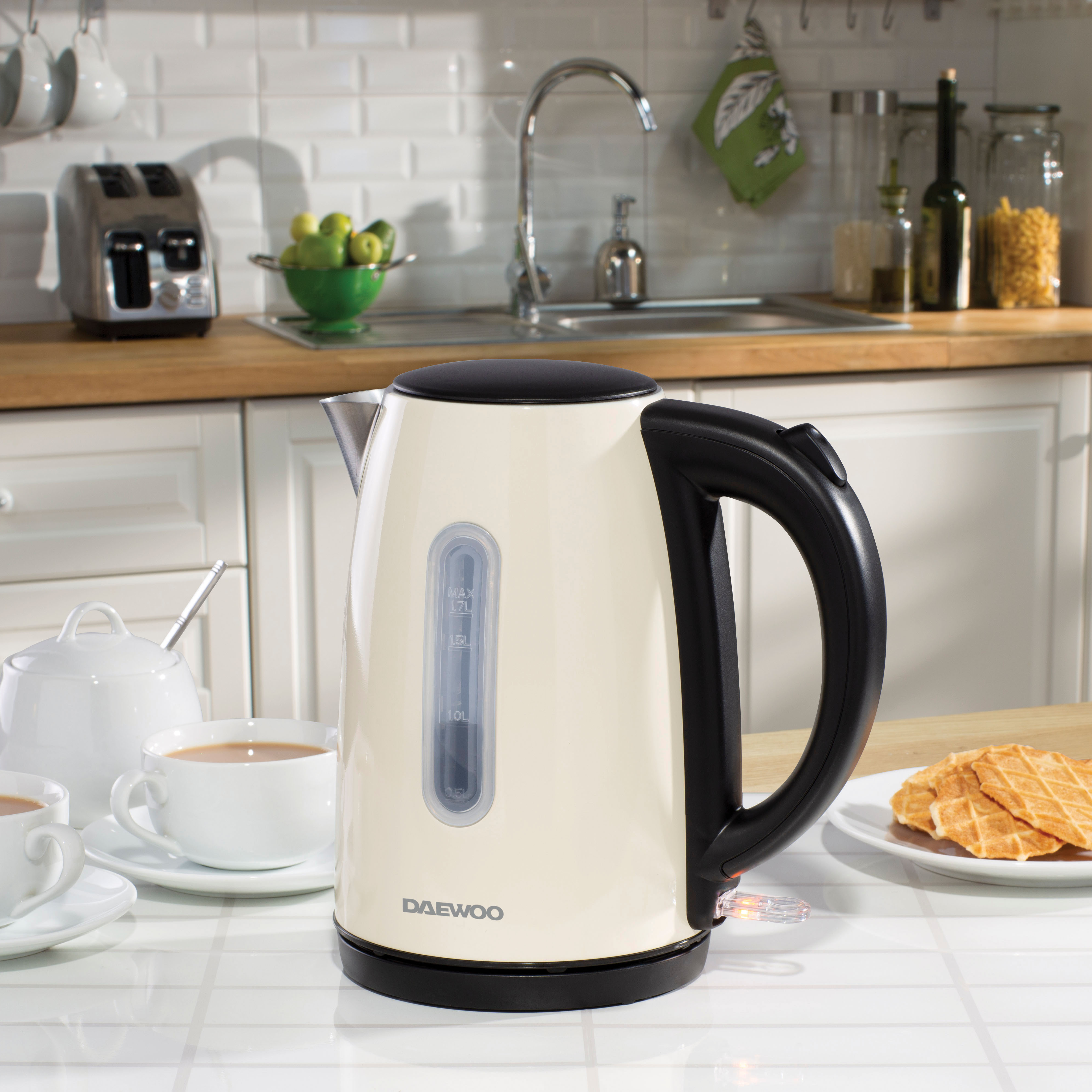Daewoo Cream Kensington Jug Kettle & 2-Slice Toaster Set