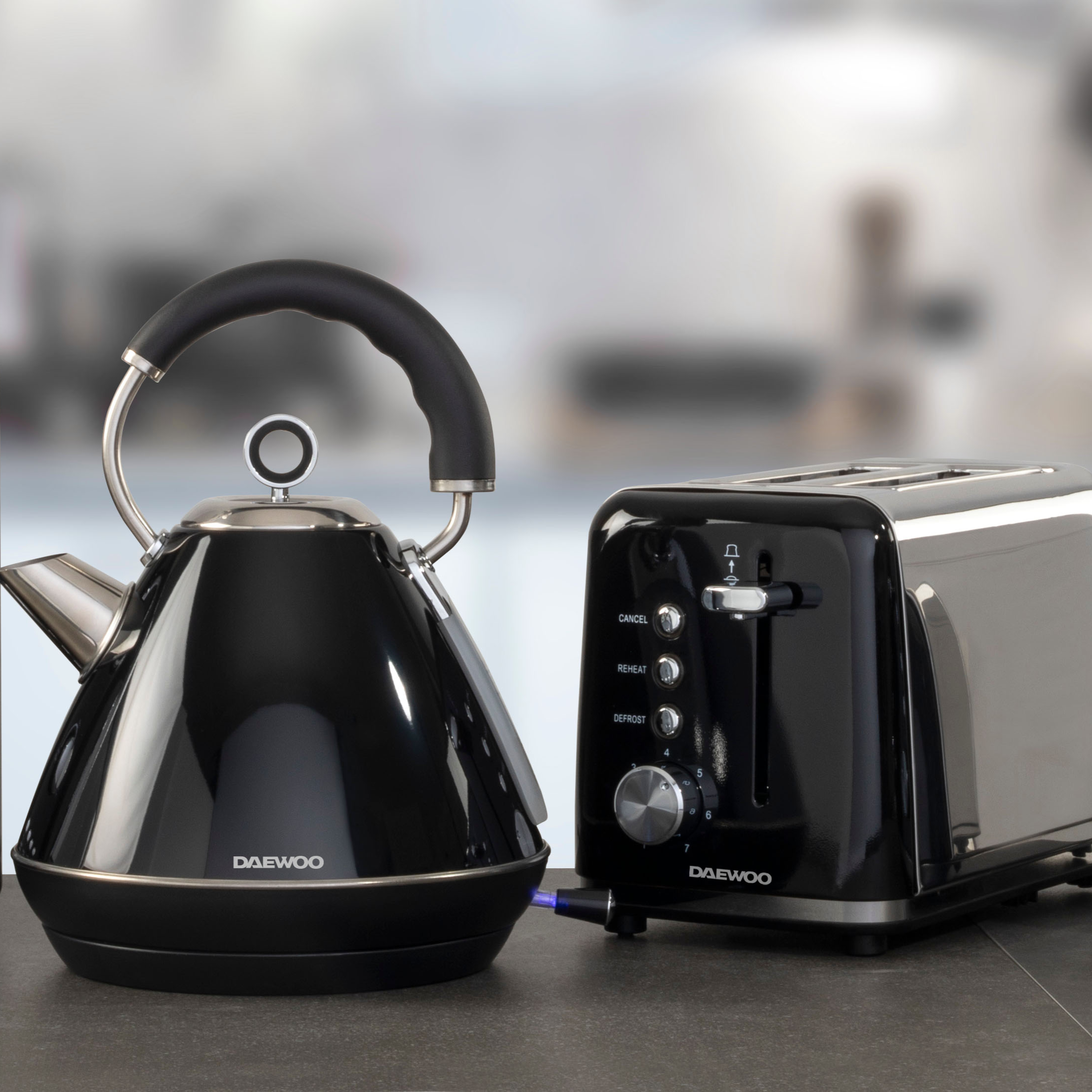 Daewoo Black Kensington Pyramid Kettle & 2-Slice Toaster Set
