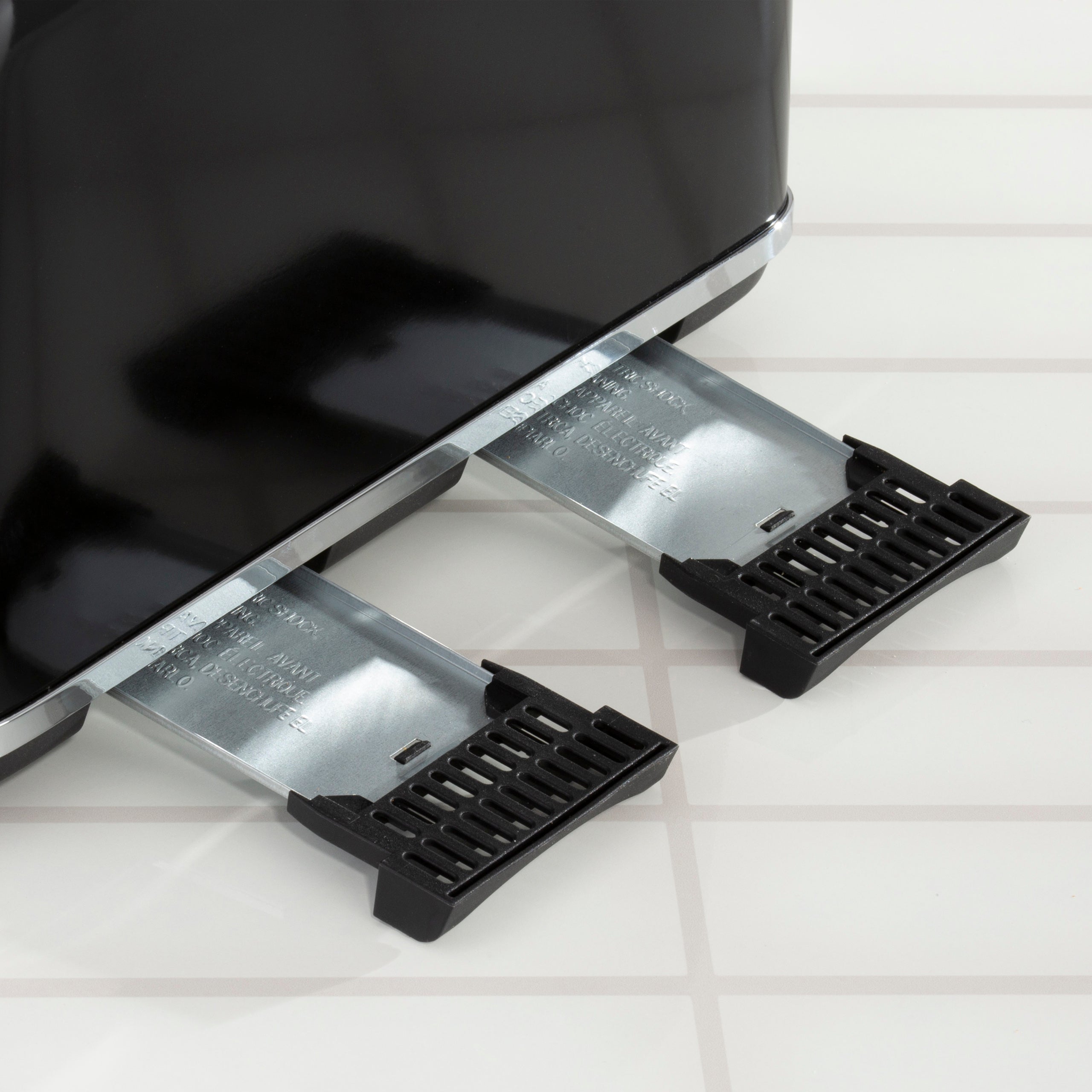 Daewoo Black Kensington Pyramid Kettle & 4-Slice Toaster Set