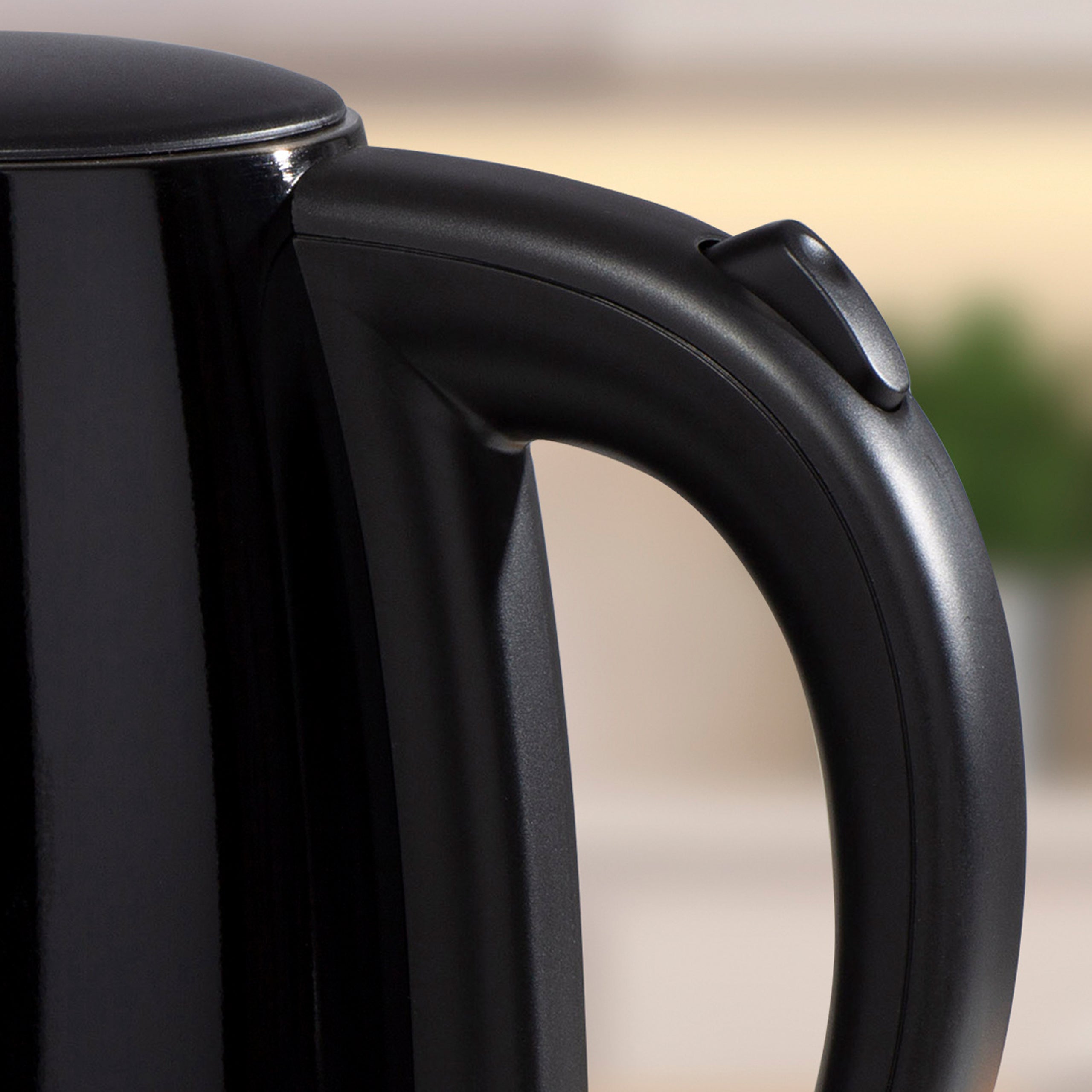 Daewoo Black Kensington 1.7L Jug Kettle