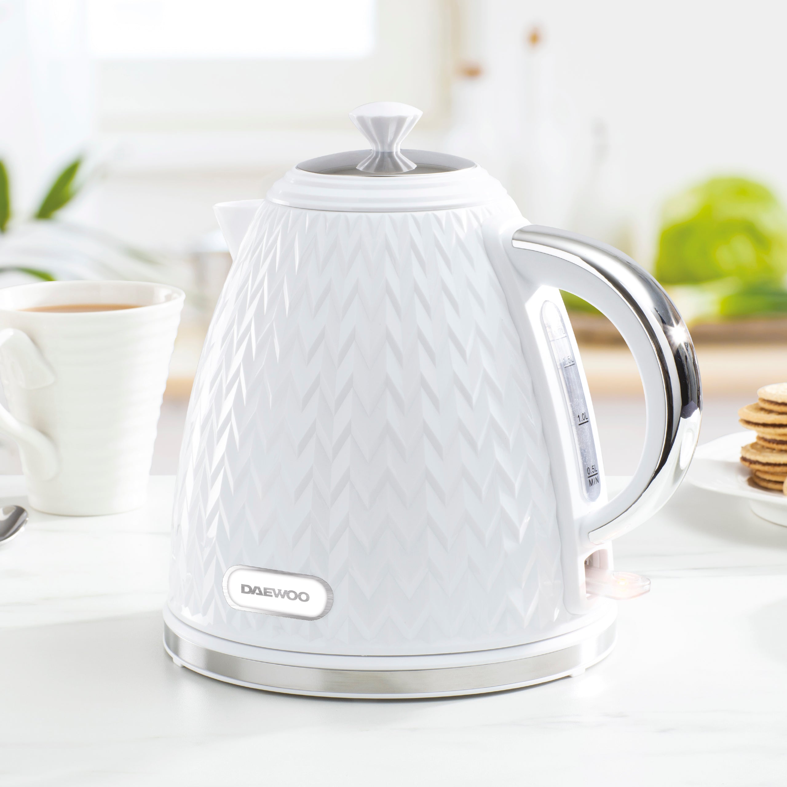 Daewoo White Argyle 1.7L Jug Kettle