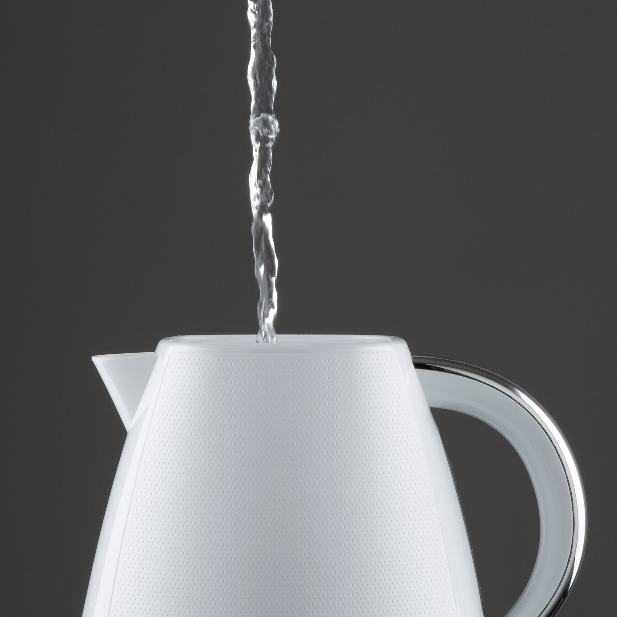 Daewoo White Stirling 1.7L Pyramid Kettle