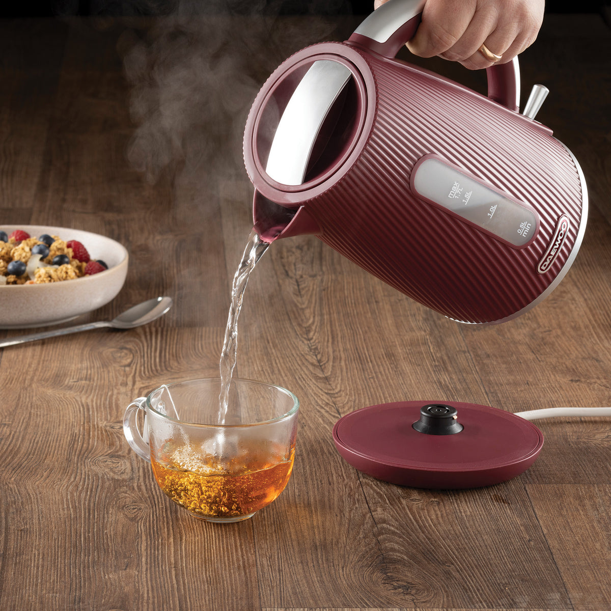 Daewoo Ruby Red Cascade Jug Kettle & 4-Slice Toaster Set