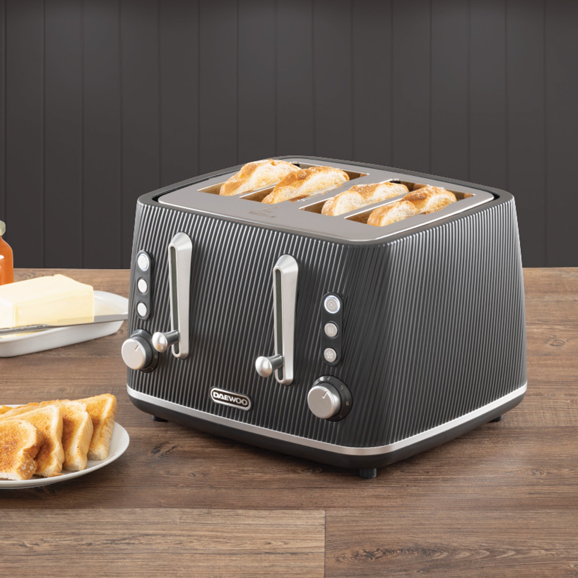 Daewoo Black Cascade 4 Slice Toaster