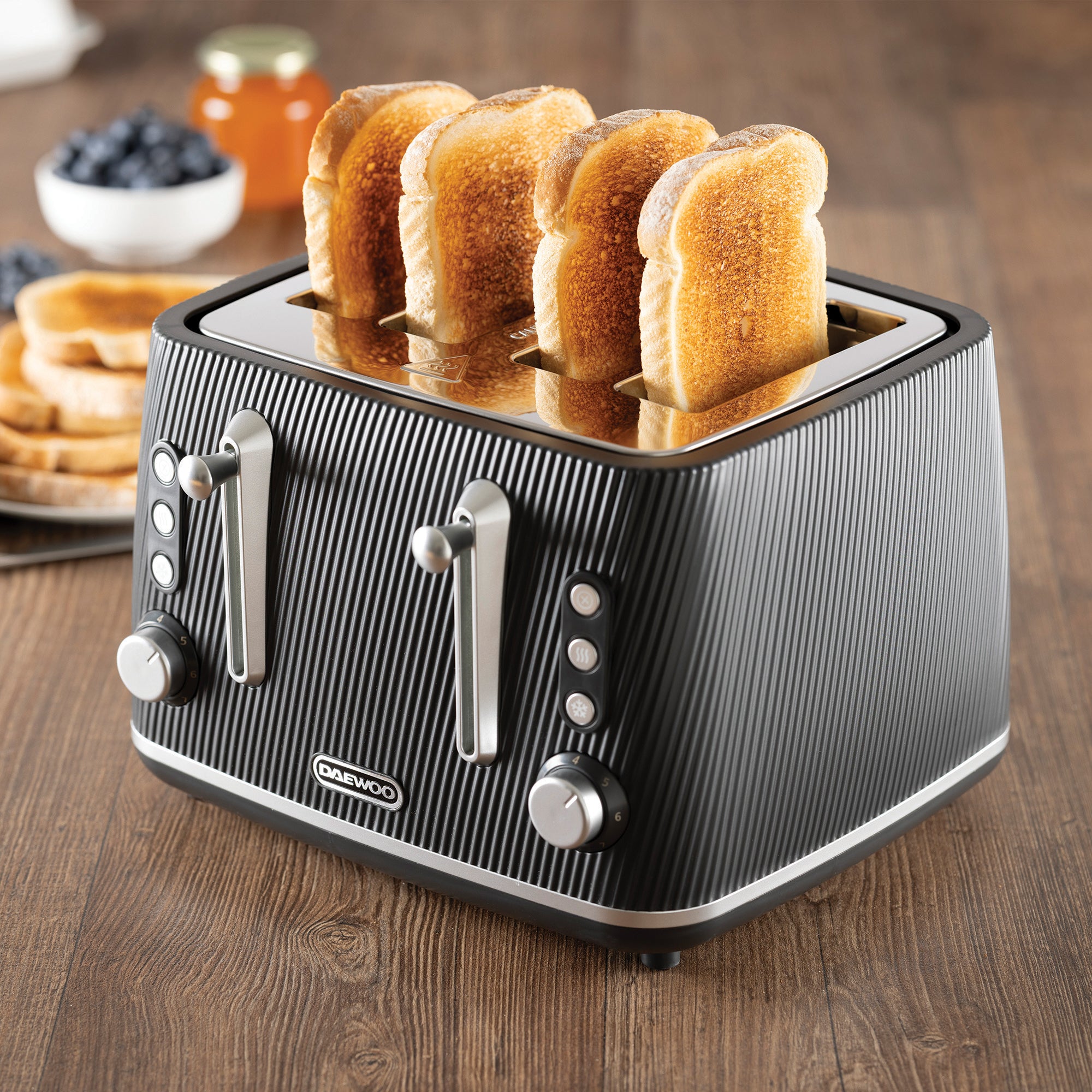 Daewoo Black Cascade 4 Slice Toaster