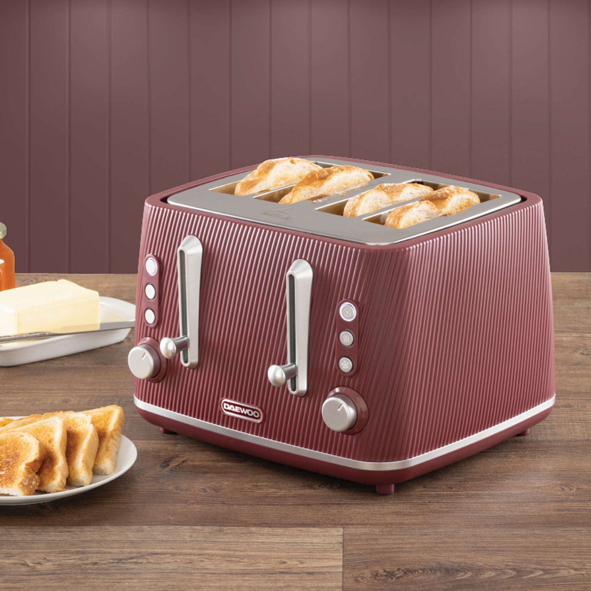 Daewoo Ruby Red Cascade 4 Slice Toaster