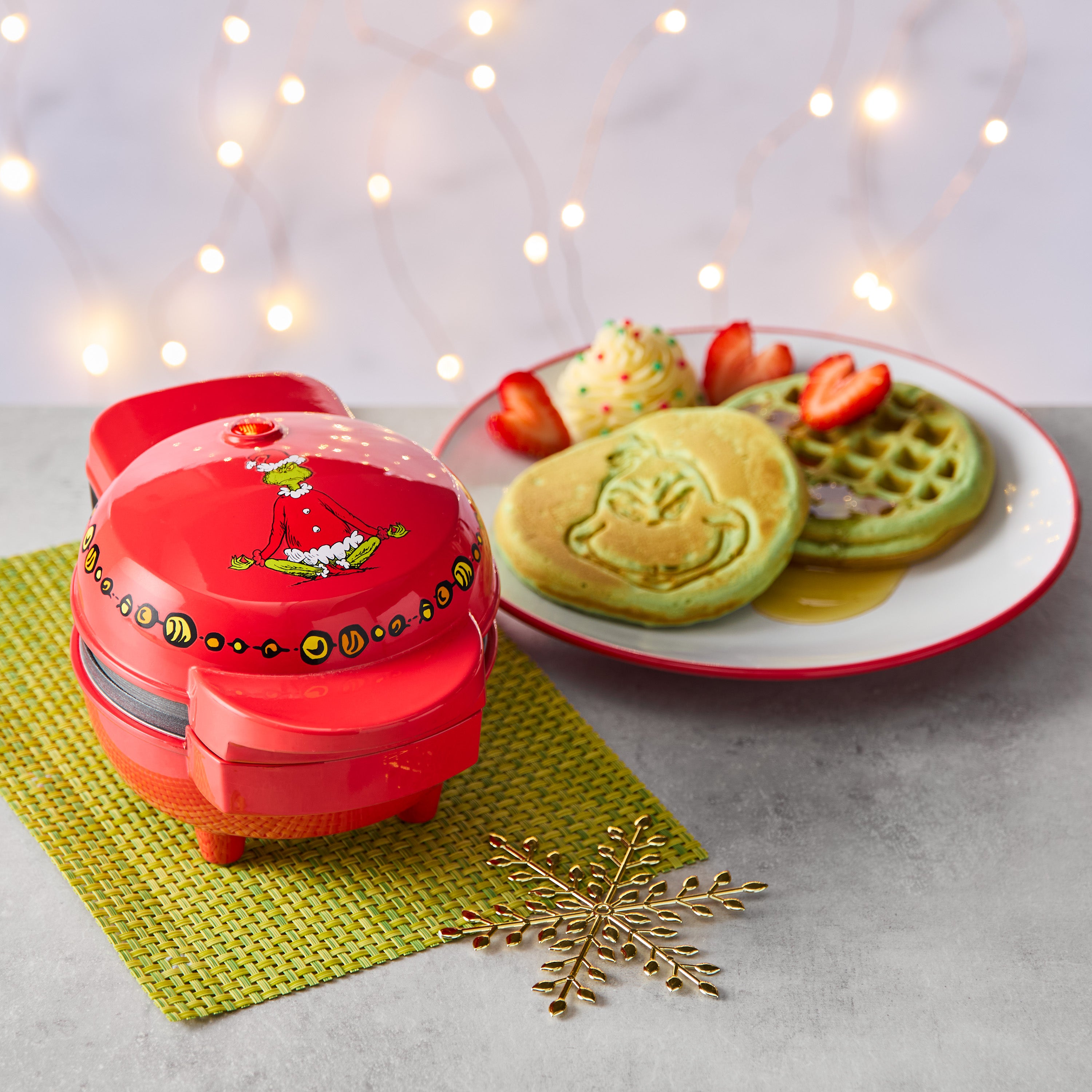 The Grinch™ Mini Waffle Maker, Red