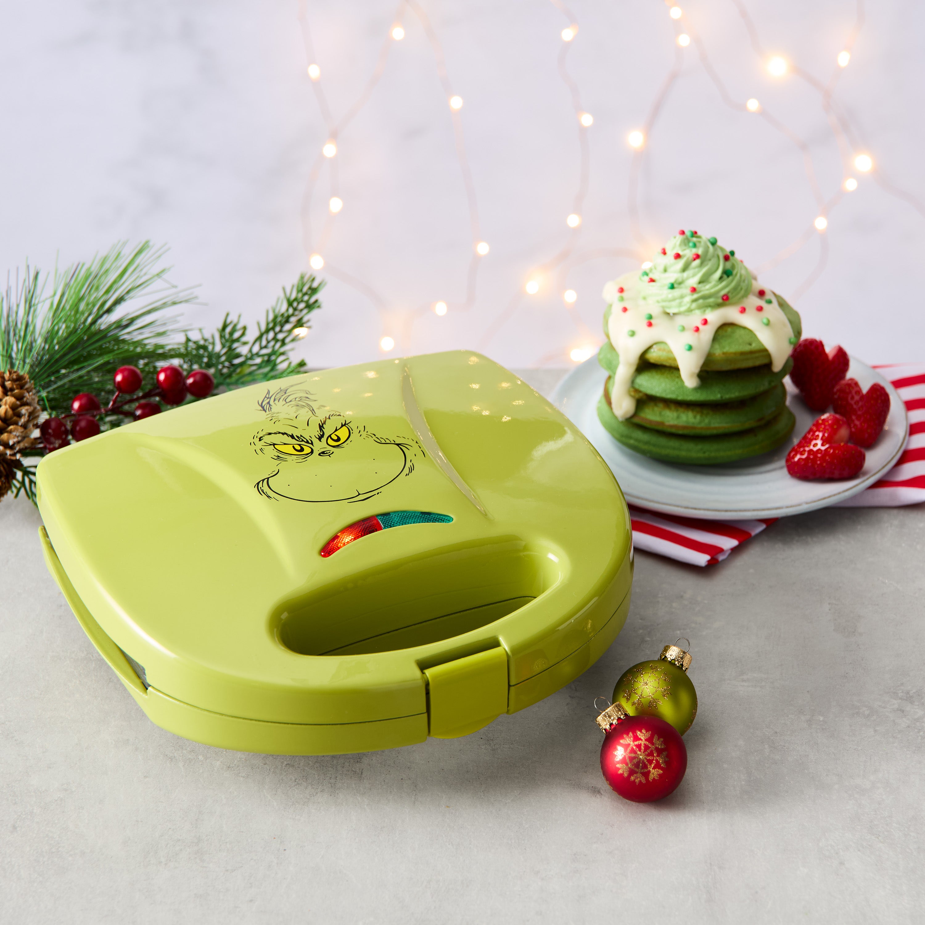 The Grinch™ Pancake Maker, Green