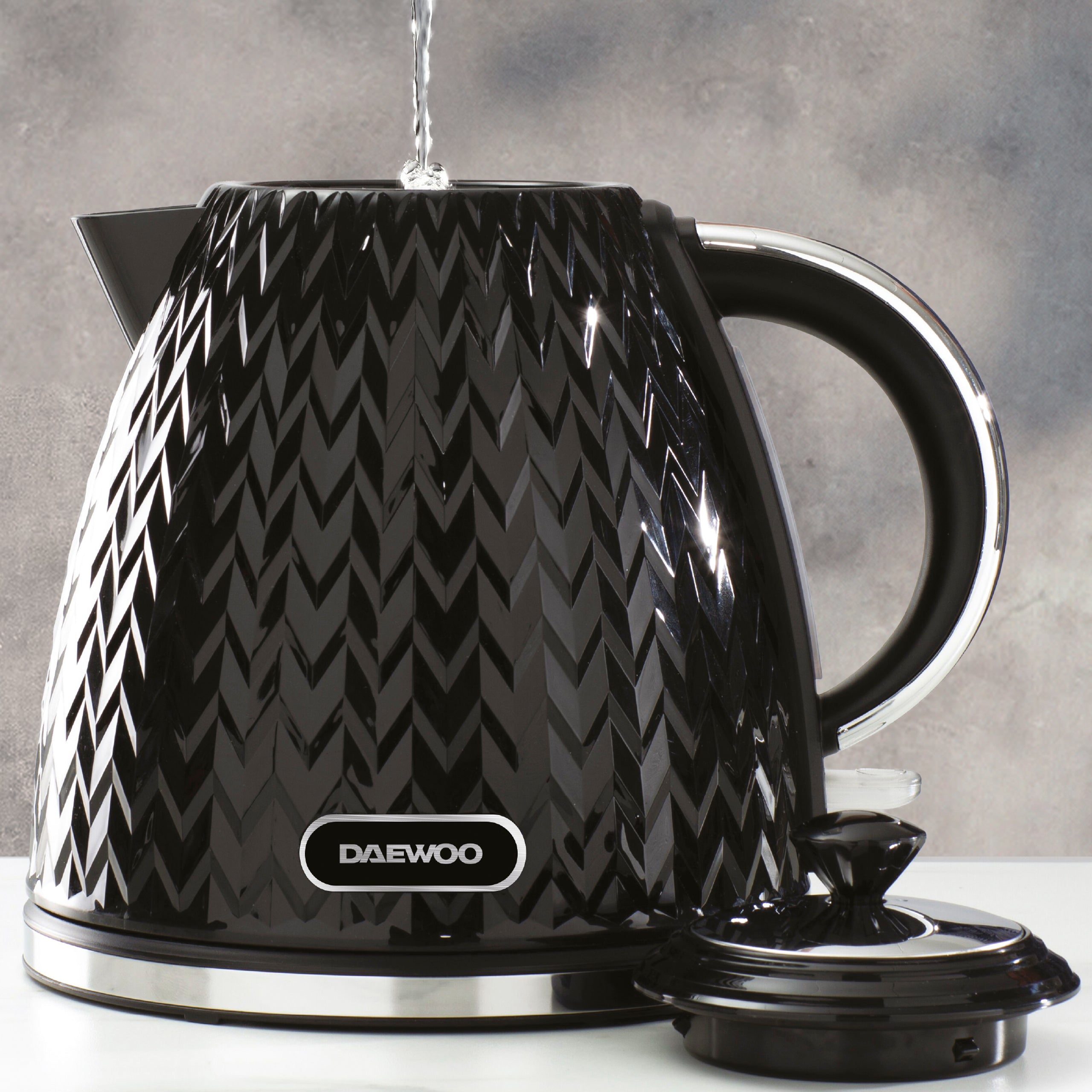 Daewoo Black Argyle Kettle, 4-Slice Toaster & Microwave Bundle