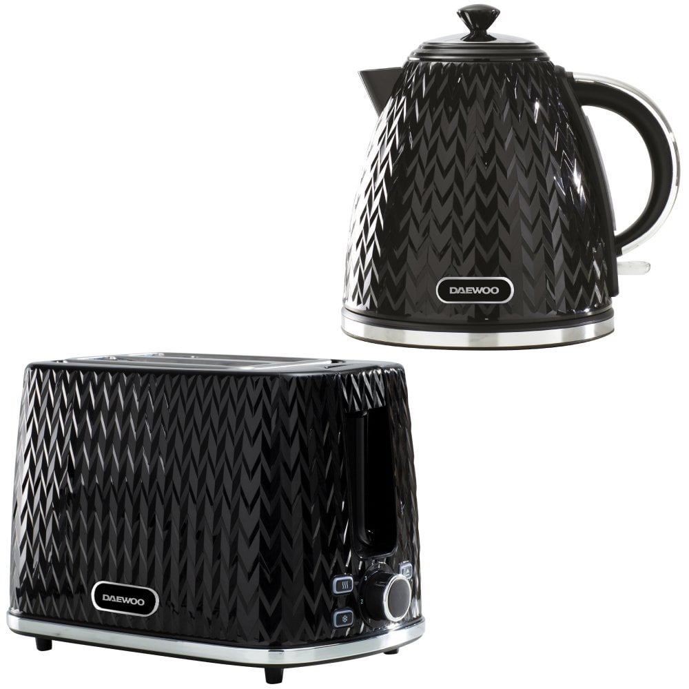 Daewoo Black Argyle Kettle & 2 Slice Toaster Set