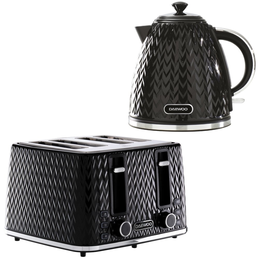 Daewoo Black Argyle Kettle & 4 Slice Toaster Set