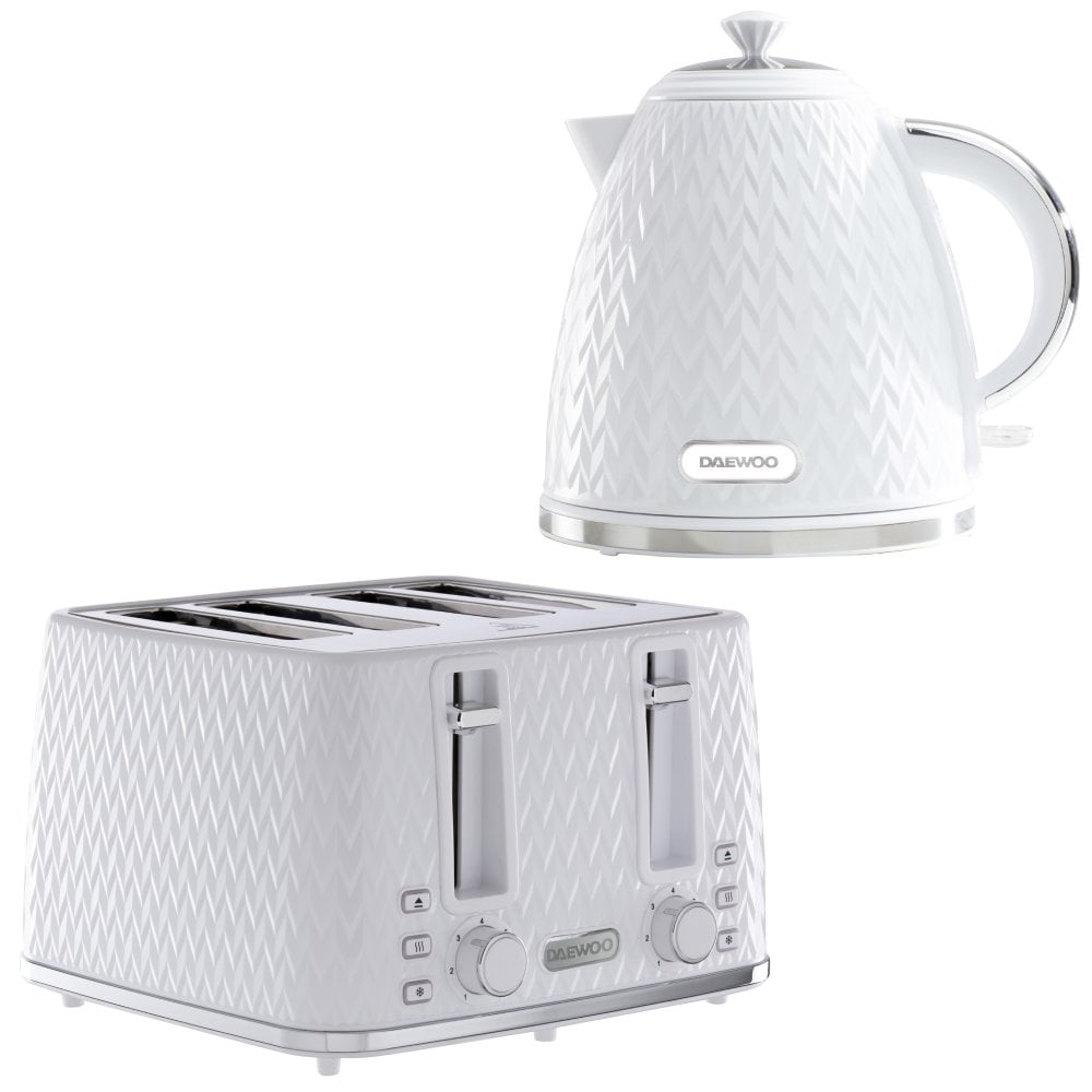 Daewoo White Argyle Kettle & 4 Slice Toaster Set