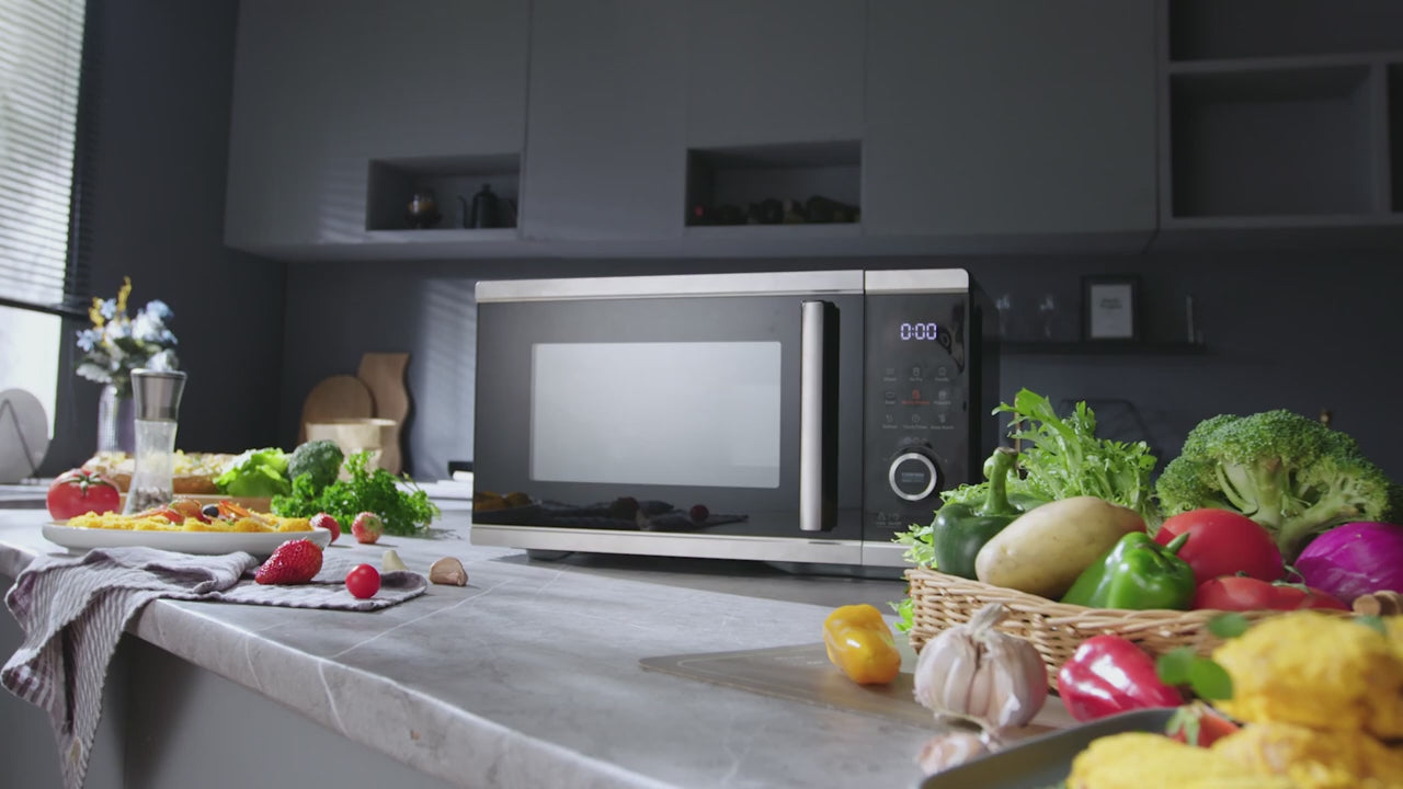 Load video: Daewoo 26L 5-in-1 Air Fryer Microwave Oven